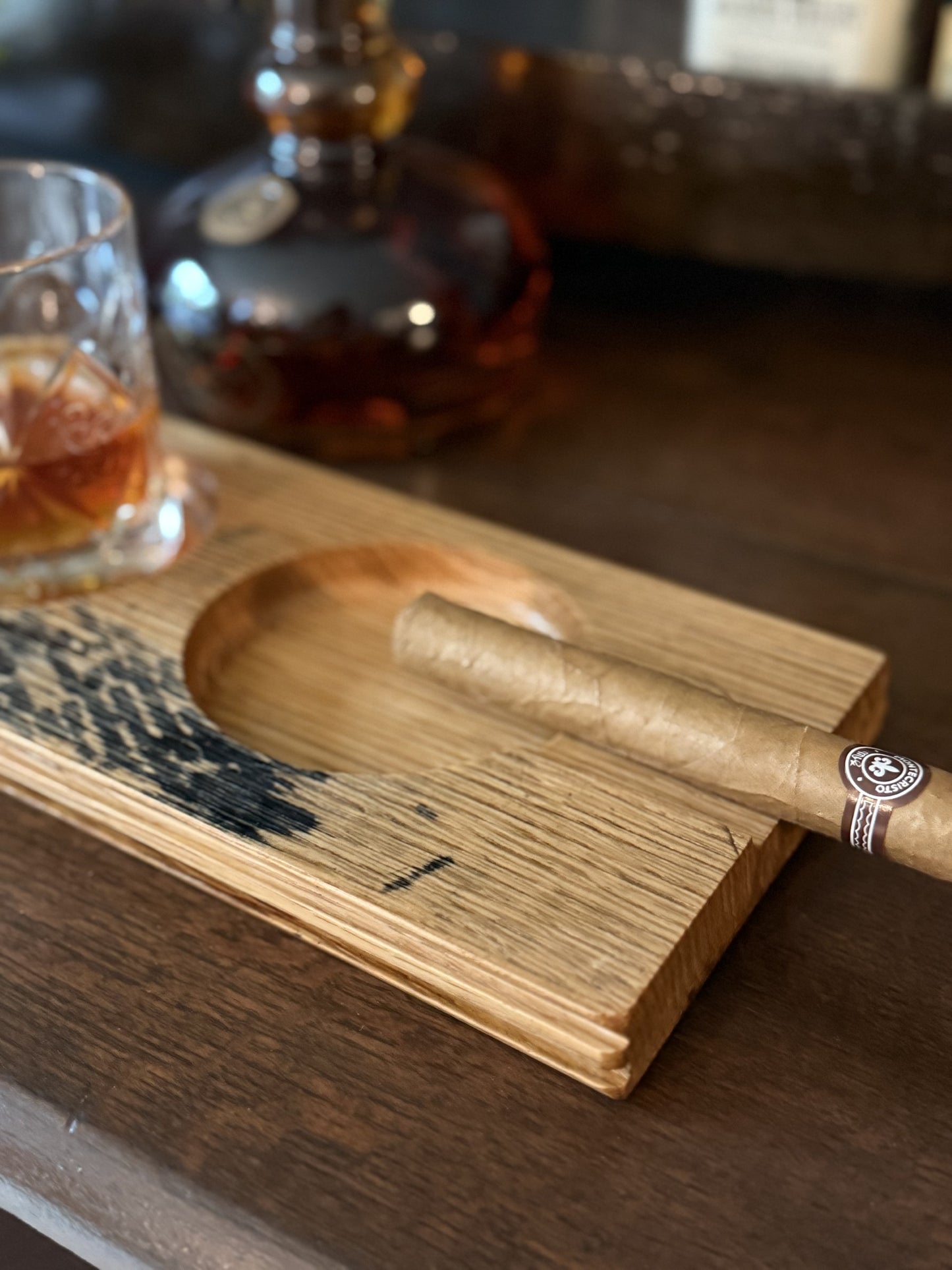 Bourbon and cigar holder